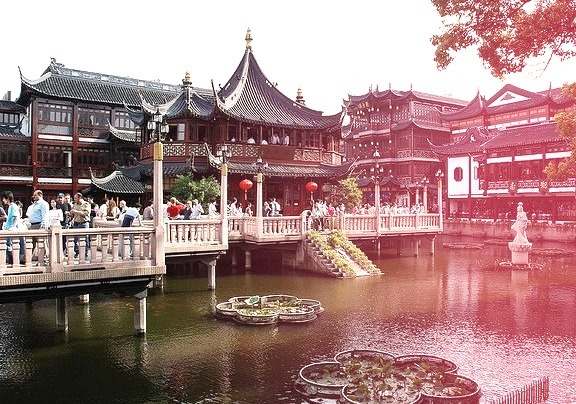 by Richard Clowes on Flickr.Tea houses at Yuyuan Gardens - Shanghai, China.
