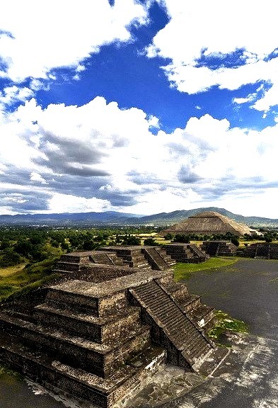 The impressive pre-columbian pyramids of Teotihuacan in central Mexico